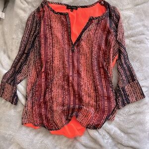 Super cute, vibrant top!
